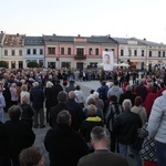 Nowy Sącz. Procesja różańcowa do pięciu kościołów