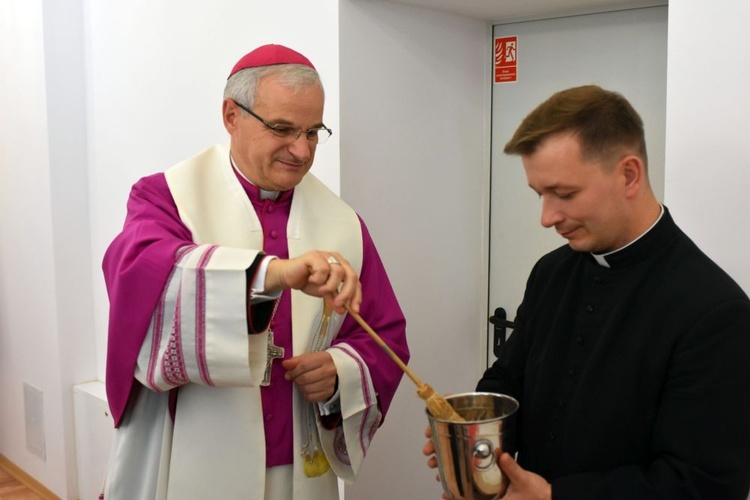 Zagórze Śl. Poświęcono dom seniora Caritas