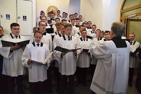 Uroczystości uświetnił chór seminaryjny pod dyrekcją ks. prał. Stanisława Garnczarskeigo.