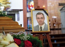 ▲	Społecznik zmarł 18 września.