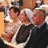 Z rodzicami podczas uroczystości wręczenia ojcu odznaczenia „Zasłużony dla diecezji zielonogórskiej”.