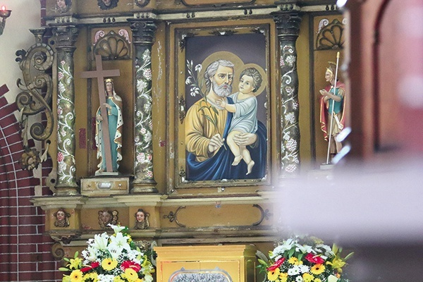 ▲	Olszyńskiej wspólnocie patronuje św. Józef, patron dobrej śmierci.