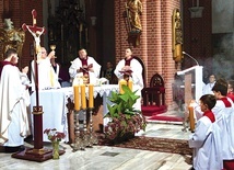 Głównym celebransem był ks. kan. Krzysztof Bielawny.