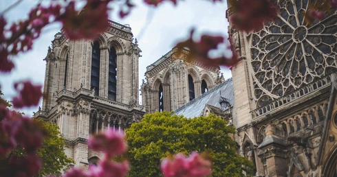 Francja: Ponad 21 tys. dorosłych i nastolatków przyjmie chrzest