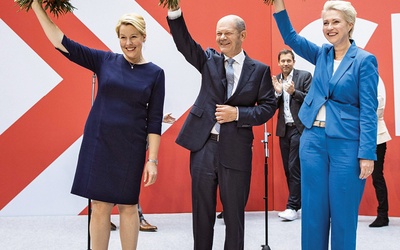 Franziska Giffey, Olaf Scholz i Manuela Schwesig – zwycięscy działacze SPD.