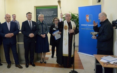 Poświęcenia placówki dokonał abp Wacław Depo.