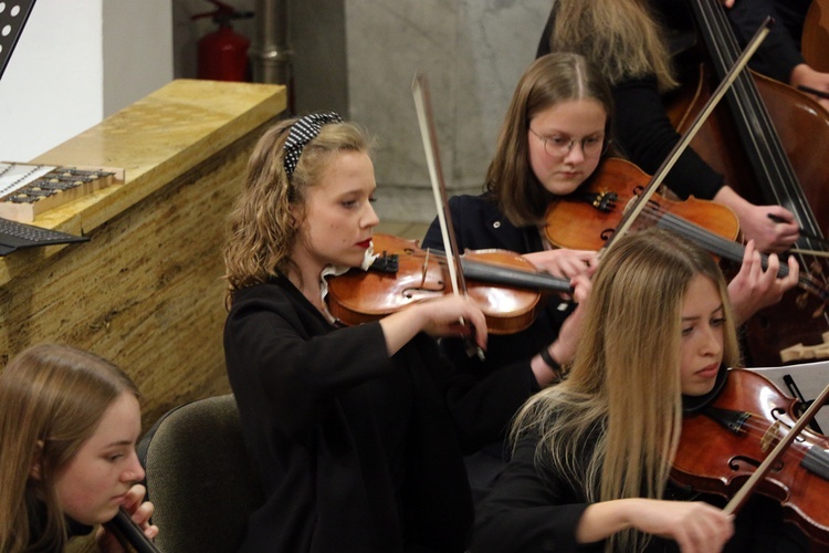 Koncert religijno-patriotyczny z okazji XXI Dnia Papieskiego