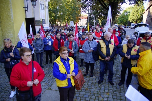 Wolontariusze Caritas z pielgrzymką w Trzebnicy