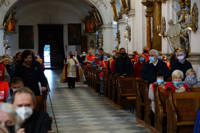 Wolontariusze Caritas z pielgrzymką w Trzebnicy