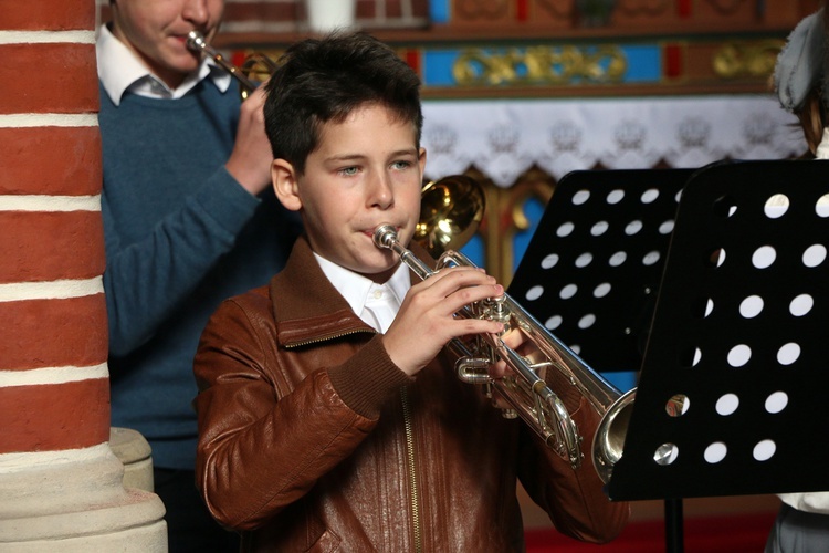 Wprowadzenie relikwii bł. Karoliny Kózkówny do parafii pw. Michała Archanioła we Wrocławiu