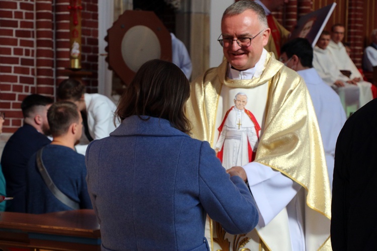 Wprowadzenie relikwii bł. Karoliny Kózkówny do parafii pw. Michała Archanioła we Wrocławiu