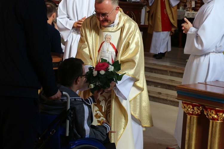 Wprowadzenie relikwii bł. Karoliny Kózkówny do parafii pw. Michała Archanioła we Wrocławiu