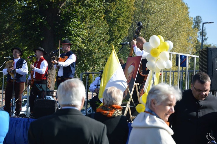 Dzień Papieski w Nowej Rudzie-Słupcu