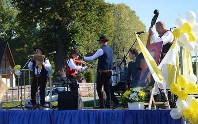 Dzień Papieski w Nowej Rudzie-Słupcu