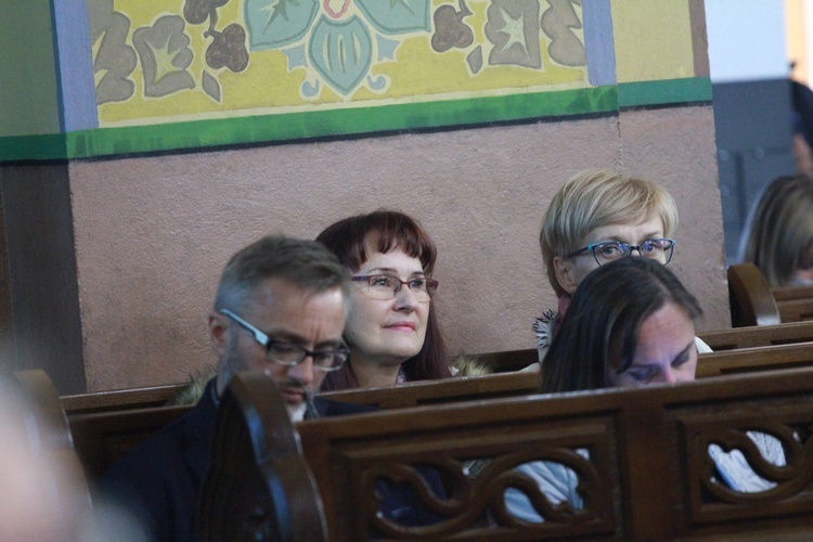 Pielgrzymka nauczycieli do Chorzelowa