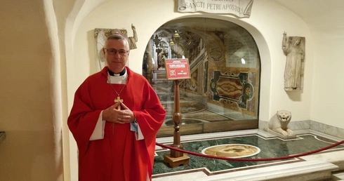 Biskup legnicki z Watykanu