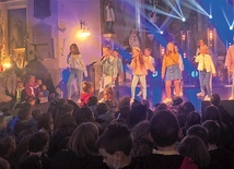 Małe TGD zaśpiewało o Bogu.