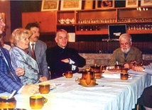 ▲	Ksiądz prałat z zarządem klubu, listopad 2001.