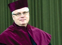 ▲	Radomski dogmatyk podczas inauguracji roku akademickiego w Wyższym Seminarium Duchownym, gdzie jest wykładowcą.