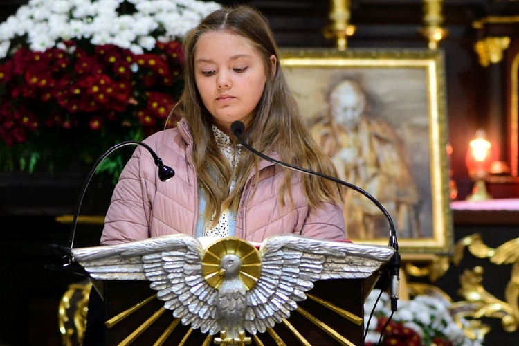 Stoczek Klasztorny. Wprowadzenie relikwii bł. kard. Wyszyńskiego