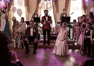 Akcja filmu toczy się w czasie wesela, które wyprawia córce właściciel hodowli świń.