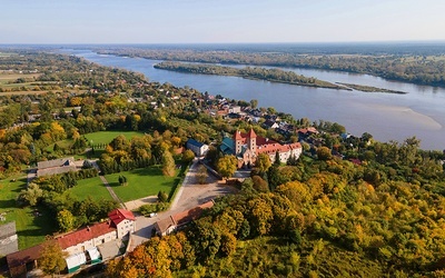 Położony malowniczo nad Wisłą Czerwińsk w 2020 r. odzyskał utracone na 150 lat prawa miejskie.