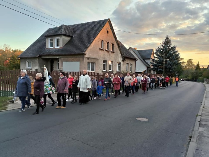 Matka Boża Fatimska na ulicach Świdnicy