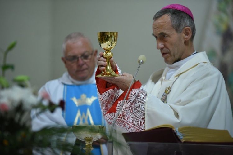 Podczas Eucharystii użyto kielicha - daru włoskiej rodziny dla sanktuarium.