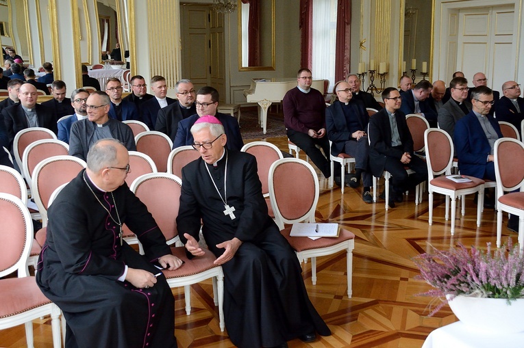 Bp Czaja: Chcemy obudzić wiarę w Kościół