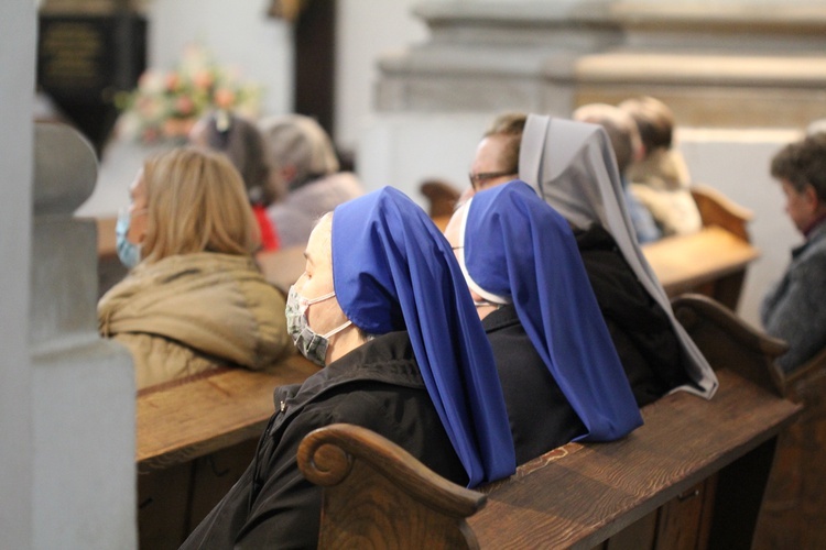 Trzebnica 2021. Powołani do kapłaństwa i życia konsekrowanego u św. Jadwigi