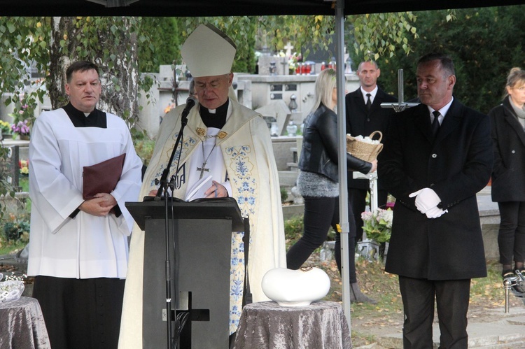 Tarnów-Mościce. Pogrzeb dzieci utraconych