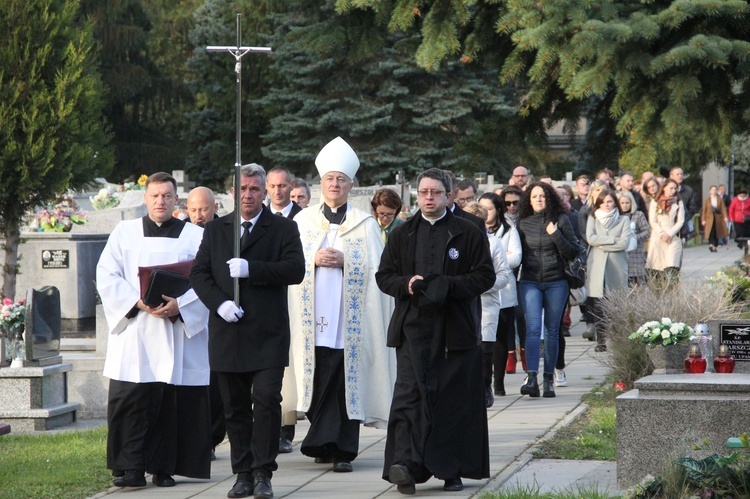 Tarnów-Mościce. Pogrzeb dzieci utraconych