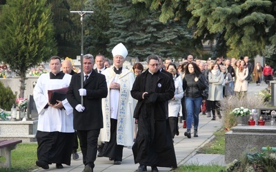 Tarnów-Mościce. Pogrzeb dzieci utraconych