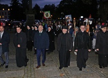 Prawdziwa świętość trwa, fascynuje i dokonuje cudów