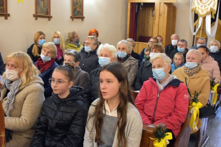 Bojanice. Abp Mokrzycki dał im relikwie św. Jana Pawła II