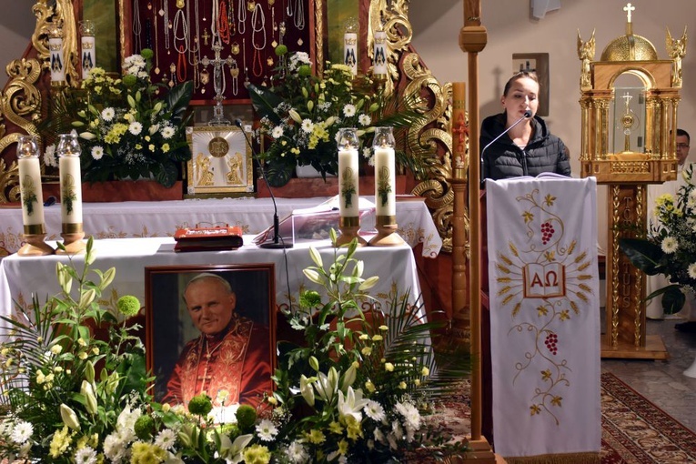 Bojanice. Abp Mokrzycki dał im relikwie św. Jana Pawła II