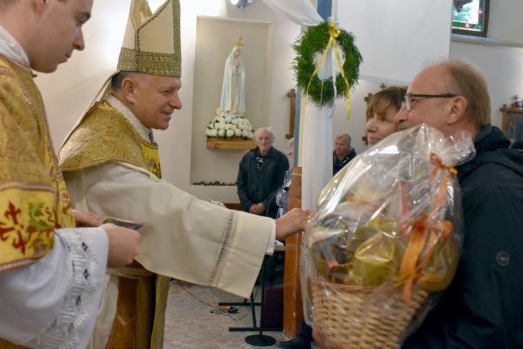 Bojanice. Abp Mokrzycki dał im relikwie św. Jana Pawła II