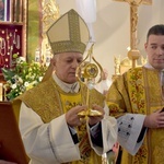 Bojanice. Abp Mokrzycki dał im relikwie św. Jana Pawła II