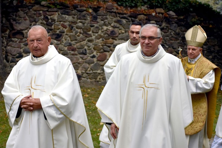 Bojanice. Abp Mokrzycki dał im relikwie św. Jana Pawła II