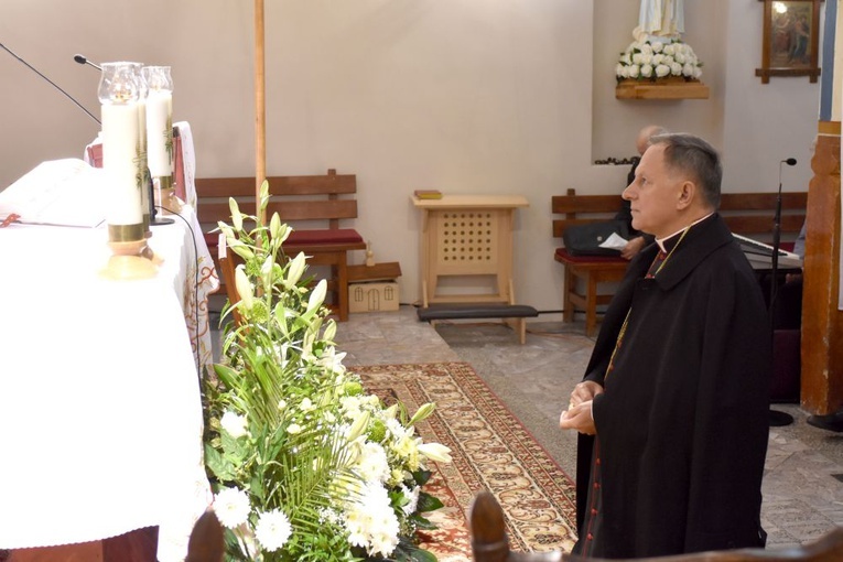 Bojanice. Abp Mokrzycki dał im relikwie św. Jana Pawła II