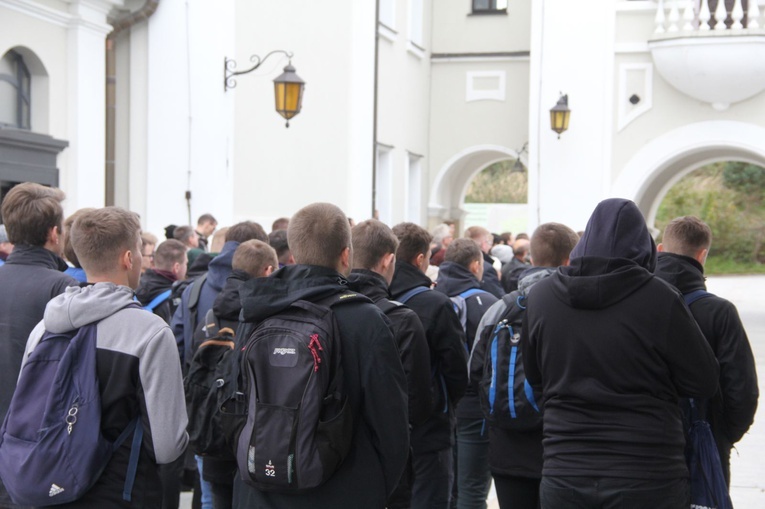 Tuchów. Pielgrzymka na 25-lecie Towarzystwa Przyjaciół WSD w Tarnowie