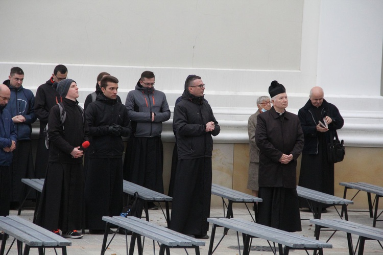 Tuchów. Pielgrzymka na 25-lecie Towarzystwa Przyjaciół WSD w Tarnowie