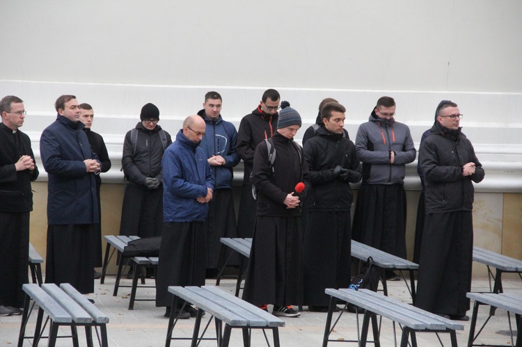 Tuchów. Pielgrzymka na 25-lecie Towarzystwa Przyjaciół WSD w Tarnowie