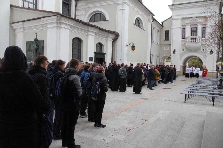 Tuchów. Pielgrzymka na 25-lecie Towarzystwa Przyjaciół WSD w Tarnowie