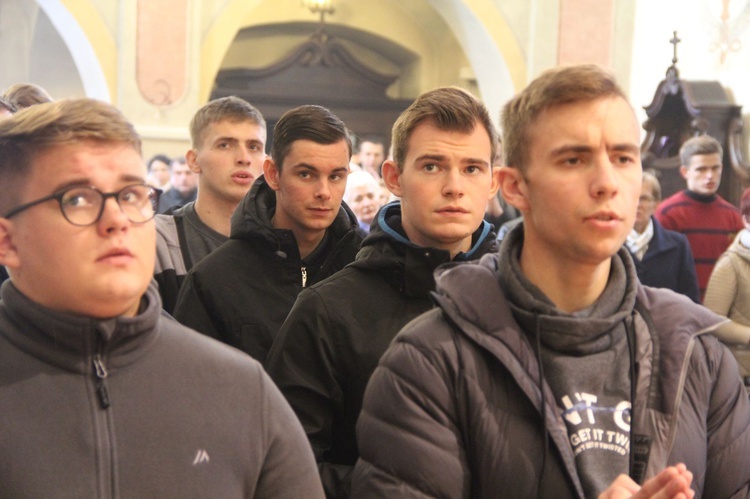 Tuchów. Pielgrzymka na 25-lecie Towarzystwa Przyjaciół WSD w Tarnowie
