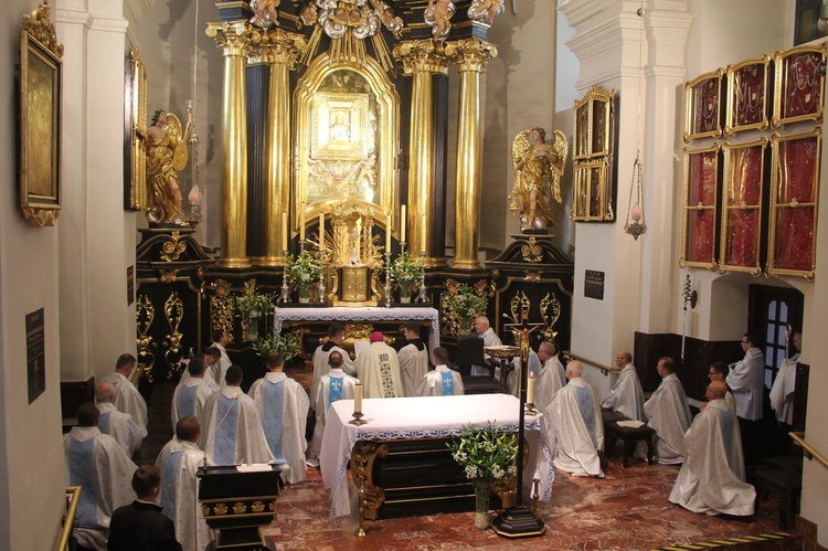 Tuchów. Pielgrzymka na 25-lecie Towarzystwa Przyjaciół WSD w Tarnowie