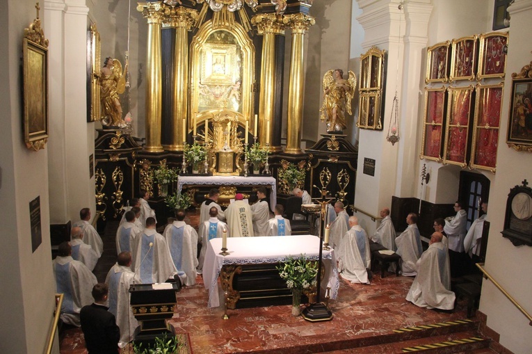 Tuchów. Pielgrzymka na 25-lecie Towarzystwa Przyjaciół WSD w Tarnowie