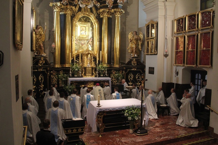 Tuchów. Pielgrzymka na 25-lecie Towarzystwa Przyjaciół WSD w Tarnowie