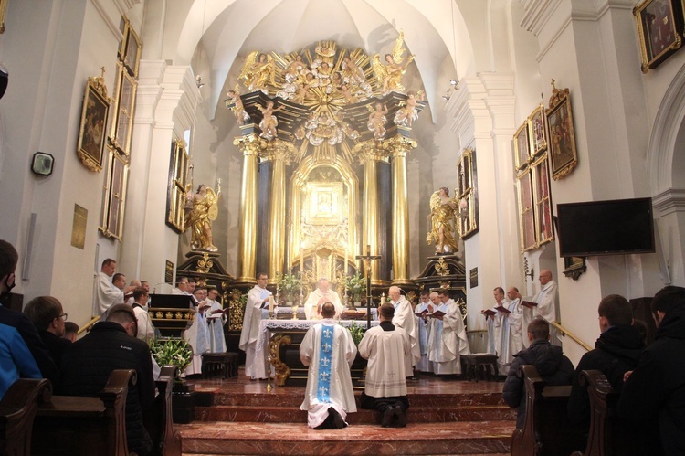 Tuchów. Pielgrzymka na 25-lecie Towarzystwa Przyjaciół WSD w Tarnowie