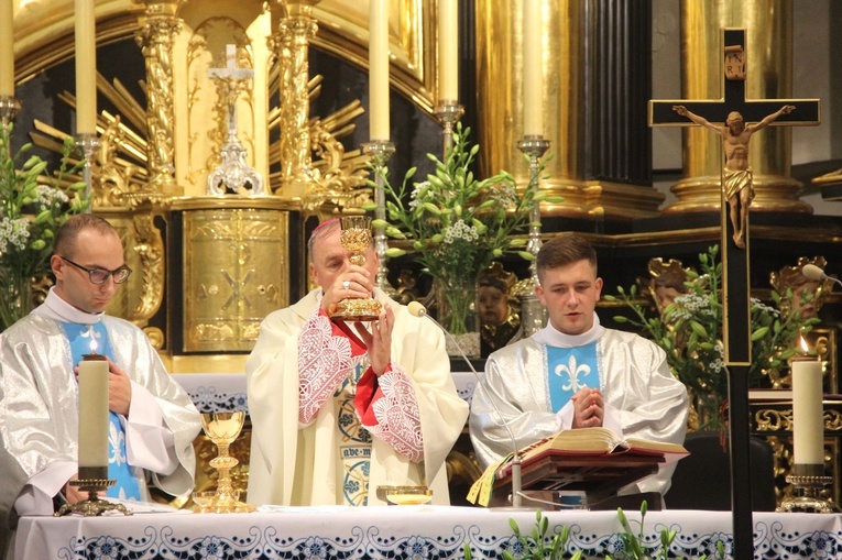 Tuchów. Pielgrzymka na 25-lecie Towarzystwa Przyjaciół WSD w Tarnowie